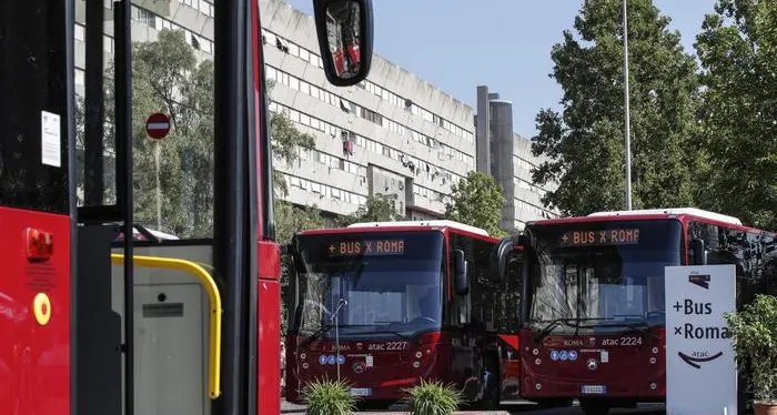Roma: l'autista di un bus aggredito da 8 ragazzi