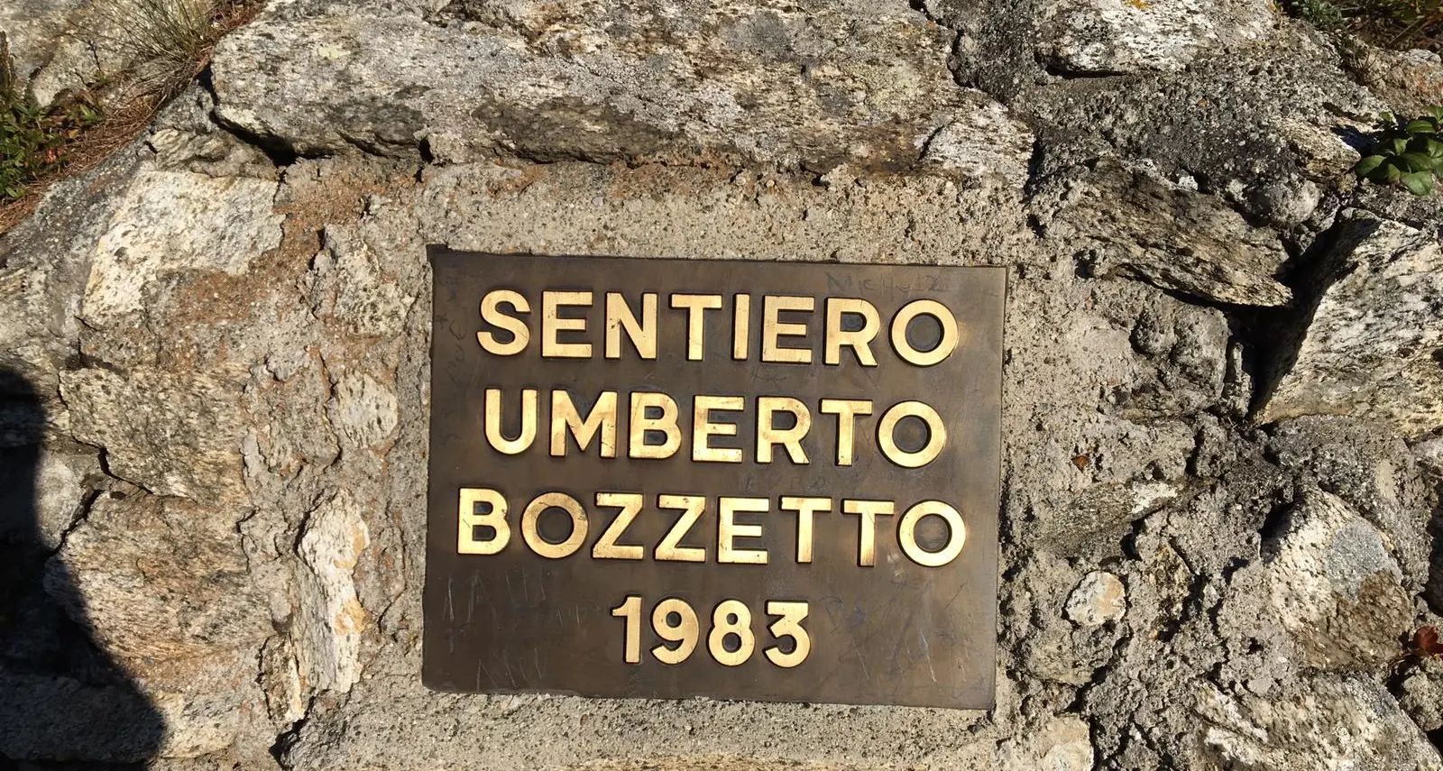 Bruno Bozzetto denuncia: «A Campiglio rubate le targhe dedicate a mio padre Umberto»
