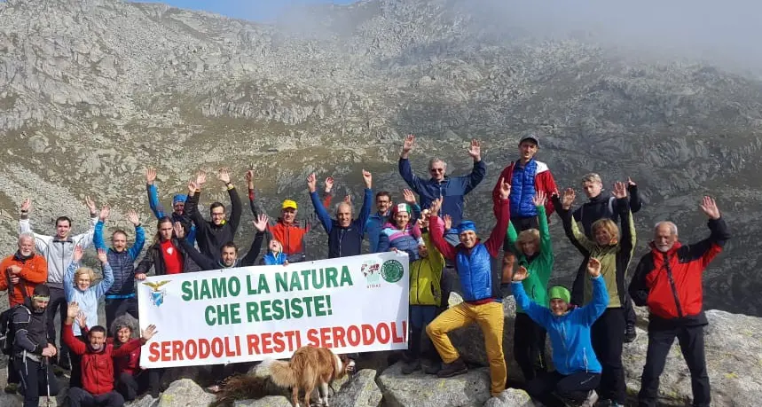Dalle sponde del Lago Nambino «Nessuno tocchi Serodoli»