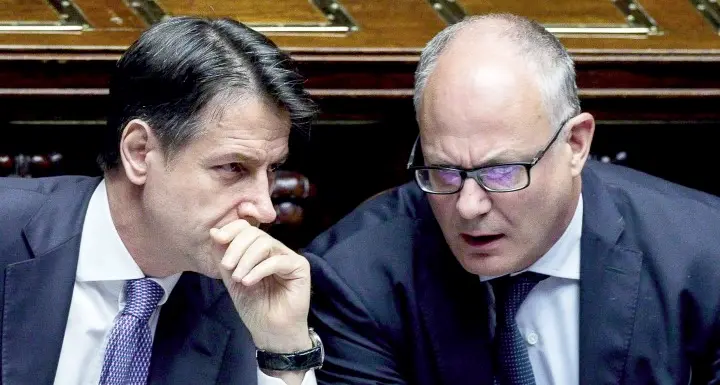 Manovra, Gualtieri contro Salvini «Va pagato il conto del Papeete»