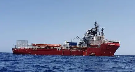 Migranti: l’Italia assegna un porto alla Ocean Viking