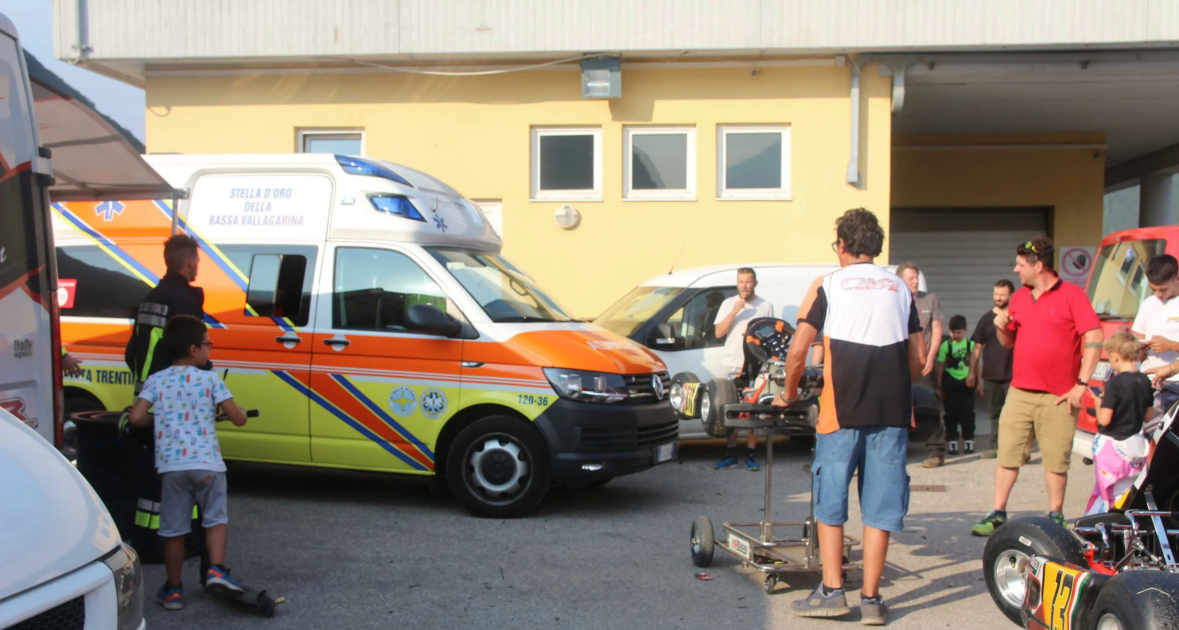 Bimbo esce di pista con il go-kart a Pilcante