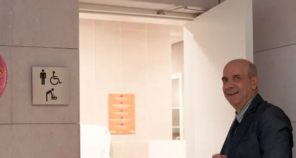 Il fasciatoio per i bebé al Muse di Trento è anche nel bagno dei papà