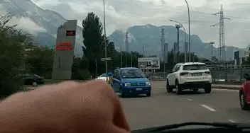 Contromano in rotatoria questa mattina a Trento al Bren Center