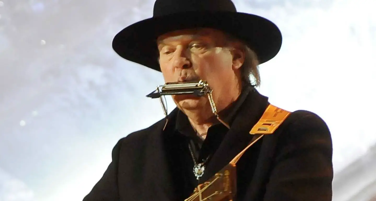 Il nuovo disco di Neil Young con i Crazy Horse: è pronto ed uscirà in ottobre