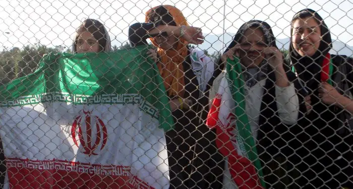 Iran: le donne potranno entrare negli stadi di calcio