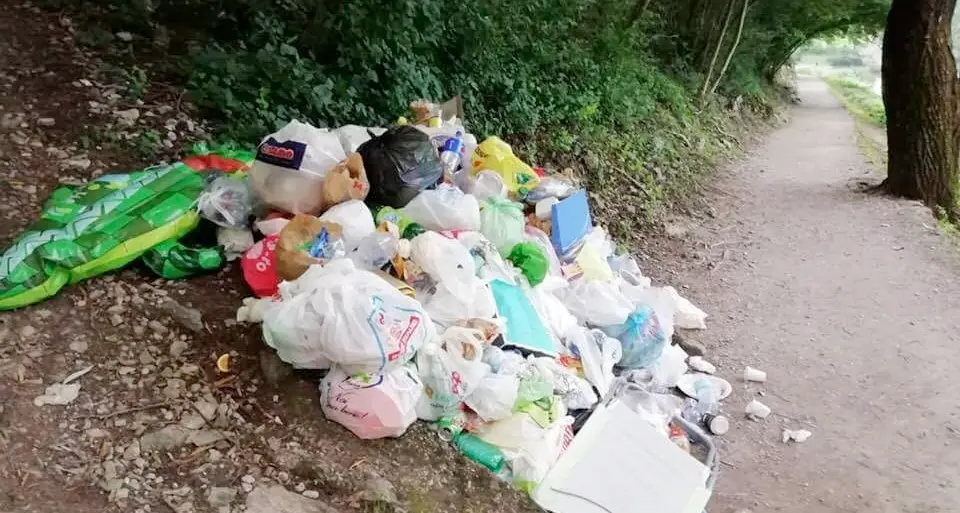 Volontarie ripuliscono la Ponale e lungo il Sarca