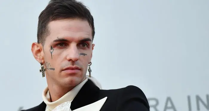 Achille Lauro, nuovo disco e ritorno nella Siae: «aspettatevi la fine del mondo»