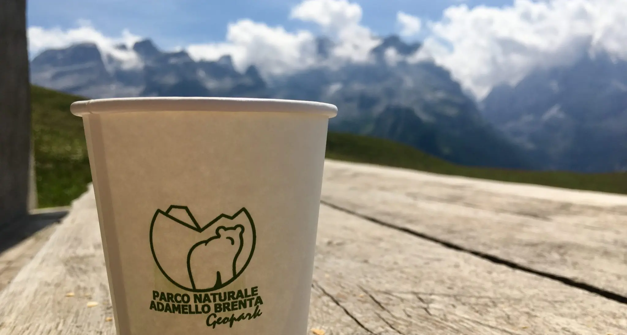 Il Parco Adamello Brenta vuole diventare \"plastic free\" e comincia dalle stoviglie