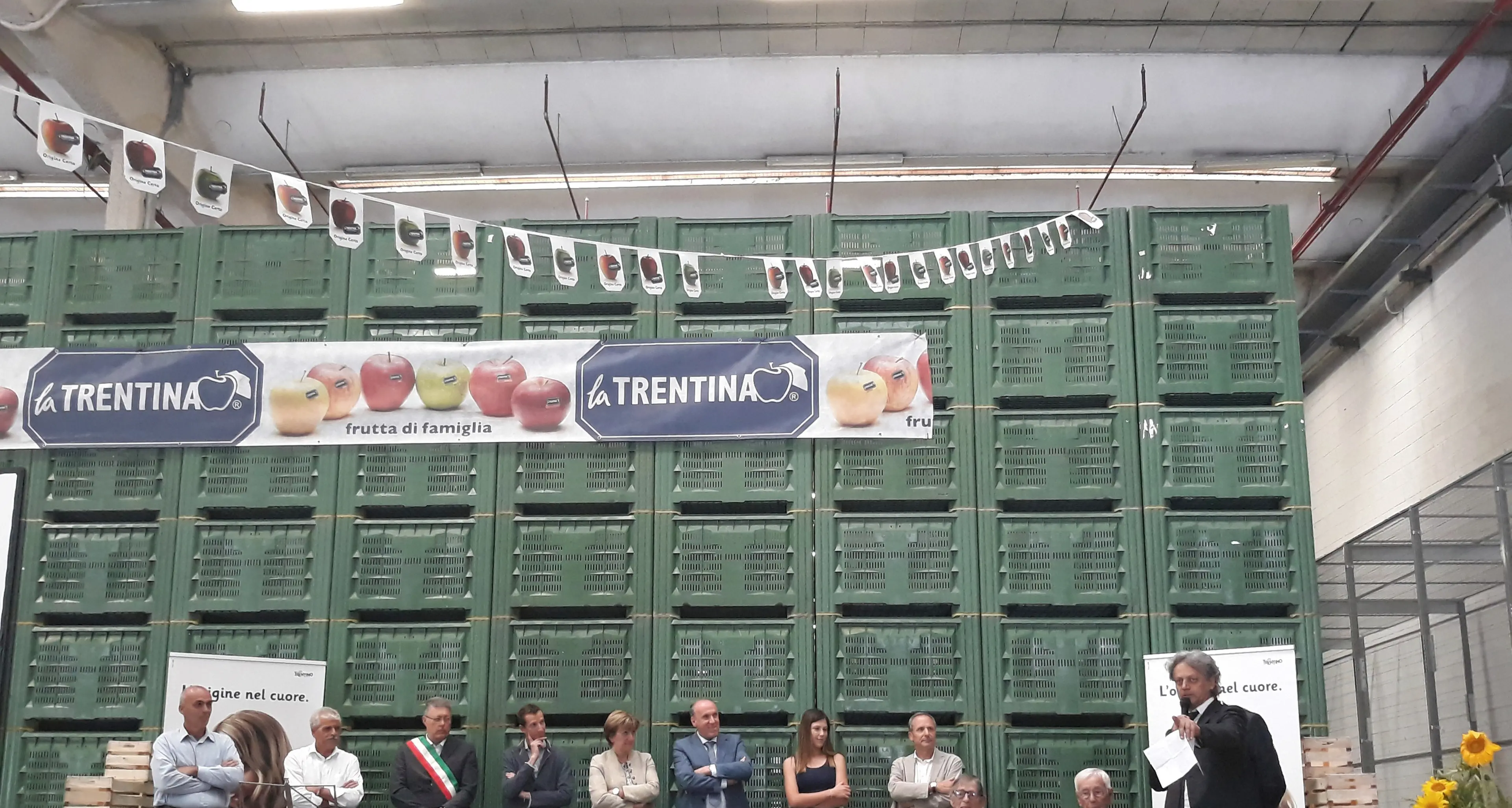 Mezzo secolo di Cofav: i frutticoltori della Valsugana tra festa e strategie