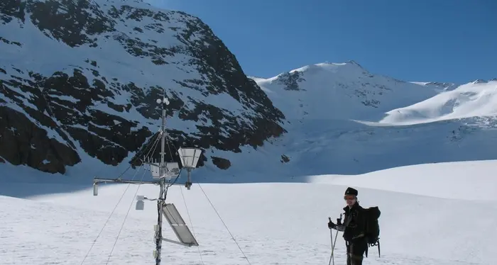 I ghiacciai delle Alpi dimezzati negli ultimi 100 anni