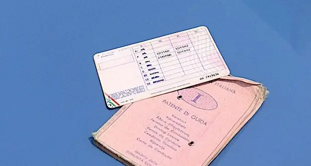 Rinnovo della patente: sospese fino a fine anno tutte le visite mediche