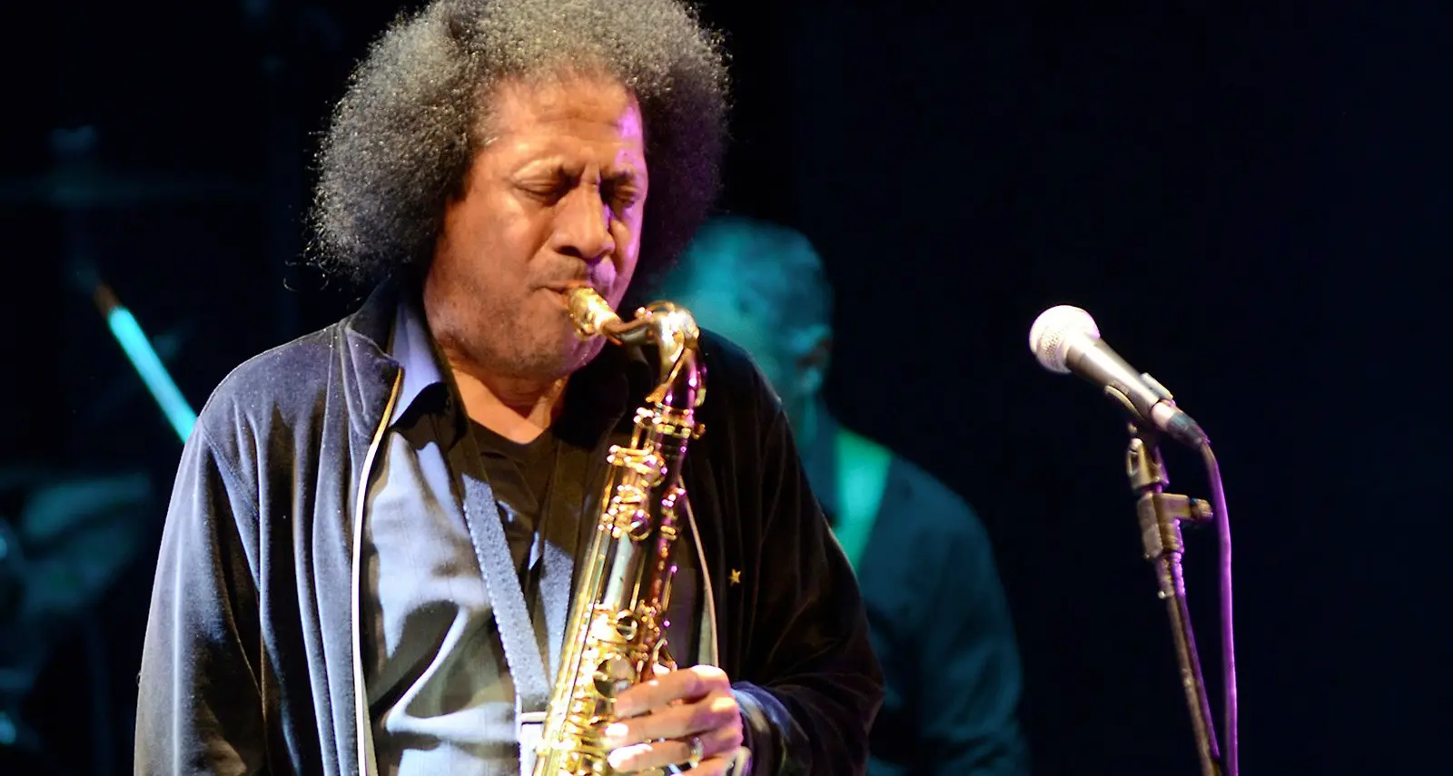 Il sax di James Senese nella piazza di Torbole