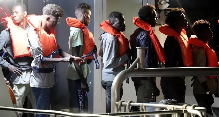 L'immigrazione e la demagogia sui nostri nonni che partivano