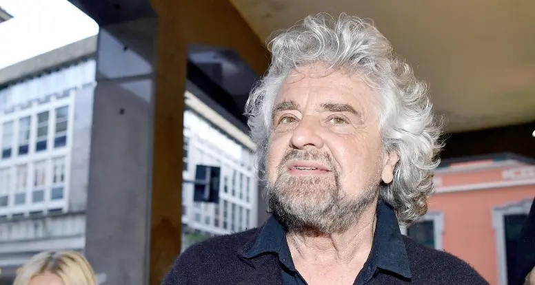 Grillo: «È arrivata l’ora: Un reddito universale uguale per tutti, poveri e ricchi»