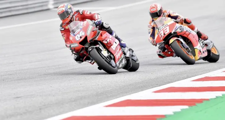 Capolavoro di Dovizioso Infila Maquez all'ultima curva