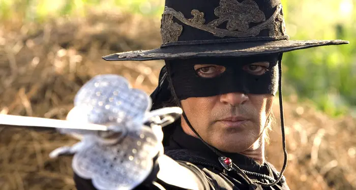 Zorro compie 100 anni tra fumetti, film, libri e show