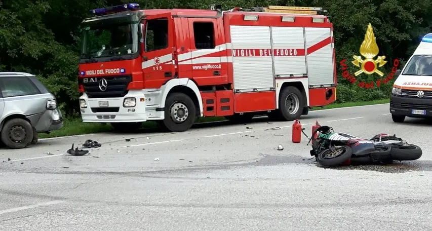Schianto in moto a Fonzaso Due trentini feriti
