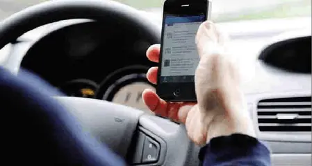I tabulati smentiscono l'agente Ma la multa per uso del telefono in auto resta valida