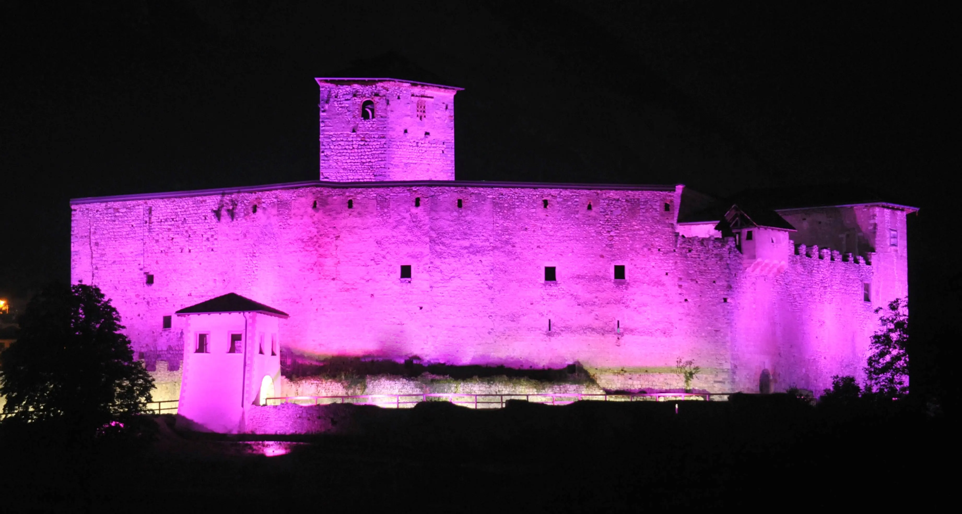 Nastro rosa della Lilt: parte il mese della prevenzione del tumore al seno