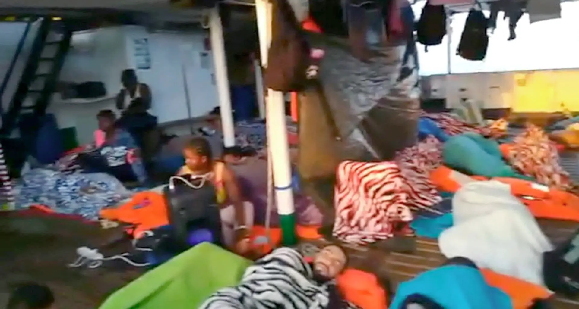 Profughi sulla nave Open Arms: dal Tar via libera allo sbarco \"per eccezionale gravità ed urgenza\"