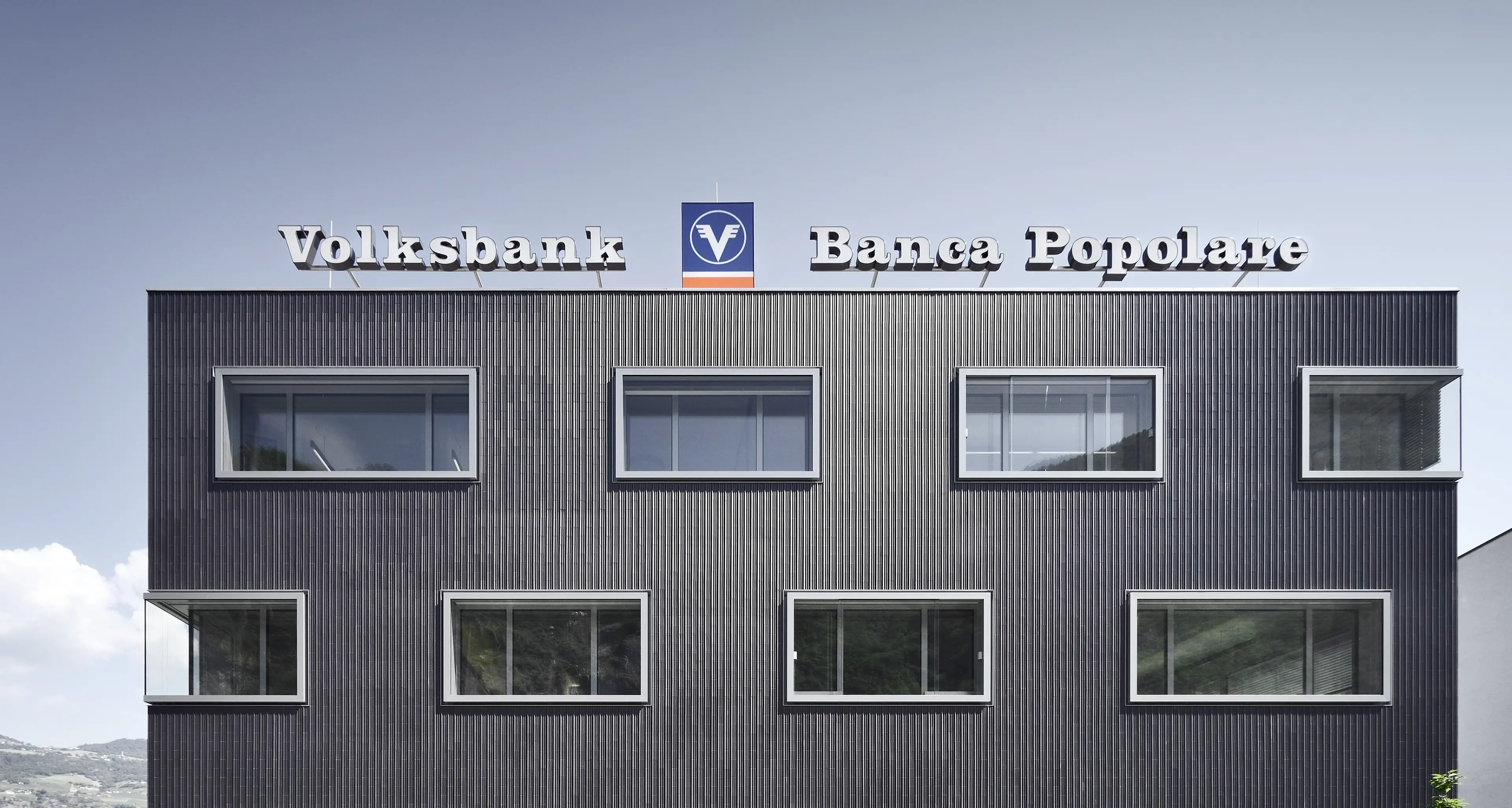 Allarme dei sindacati: Volksbank in profondo rosso oltre 100 milioni di deficit per i crediti deteriorati