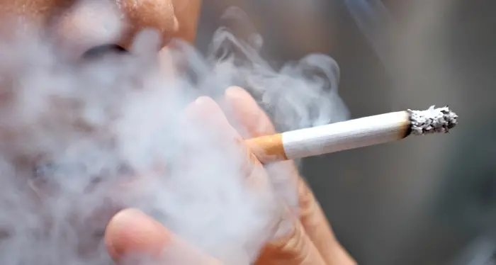 Strategie anti-fumo: stampare le scritte sui danni anche sulla sigaretta