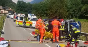 Scontro tra auto e furgone quattro feriti a Darzo