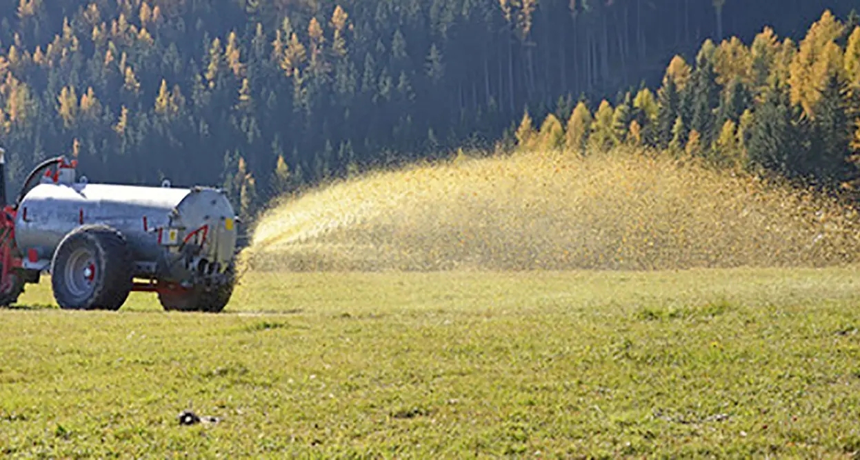 Cavalese: il Fai attacca «Spargimento di liquami mancano le regole»