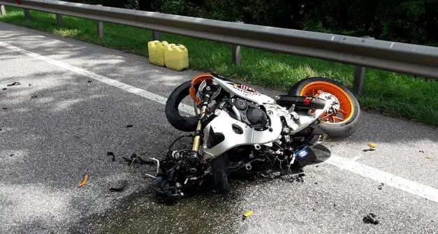 Incidente a Prato Isarco: moto contro un Suv morti due ventenni