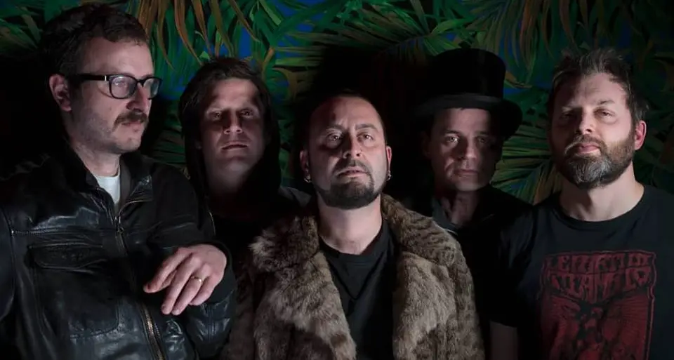 Dmanisi: il nuovo “Disco d’oro” fa centro anche con l'allucinante rock nel video “Thenia”