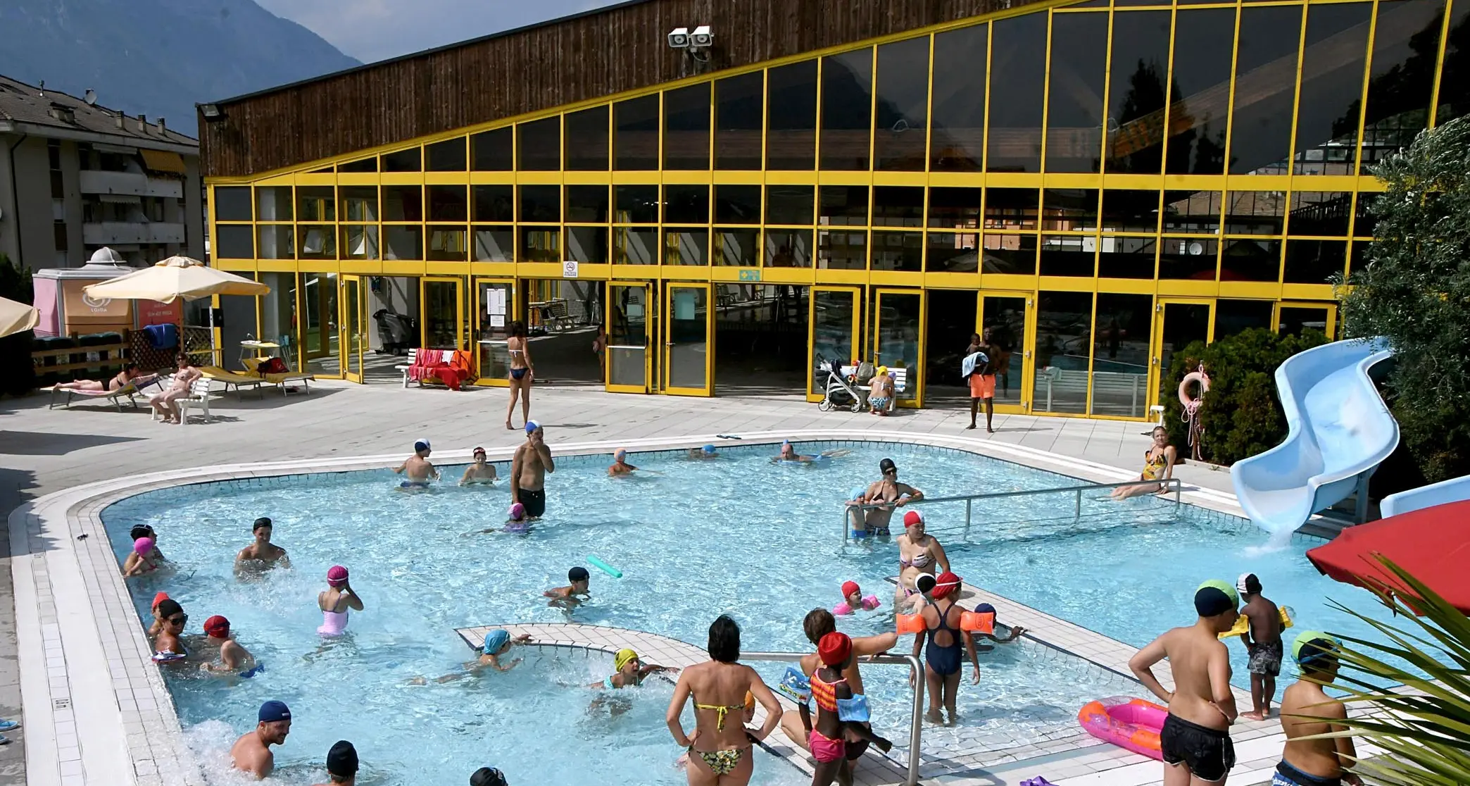 Furti in piscina al lido di Gardolo Razzia di portafogli e cellulari