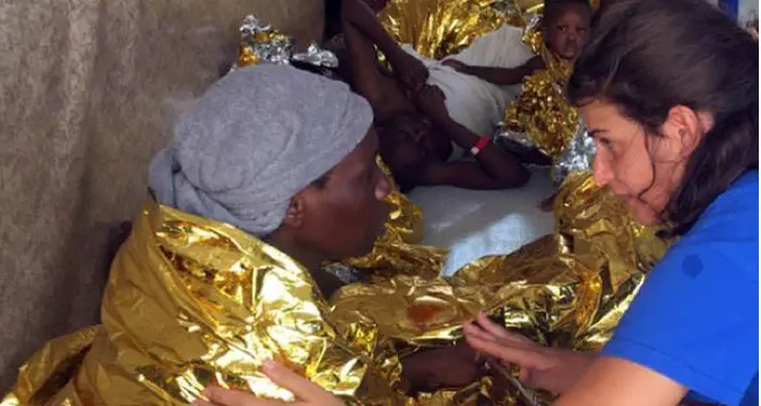 Sindaci e parroci si schierano «Migranti, l'accoglienza funziona»