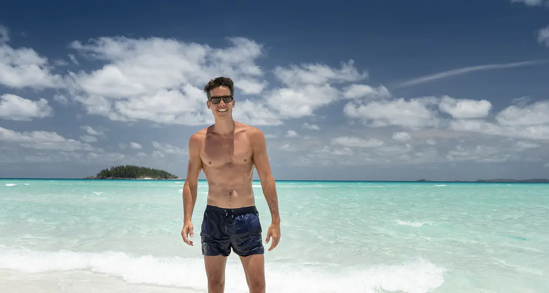 Costumi uomo, nei trend camou, tye-dye e logo