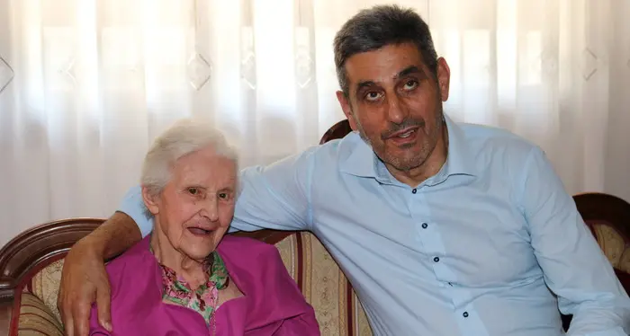 Operata al femore a 104 anni è tornata a camminare