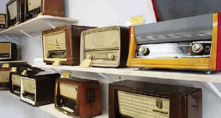 Nei musei \"trasmettono\" 100 radio Una collezione eccezionale