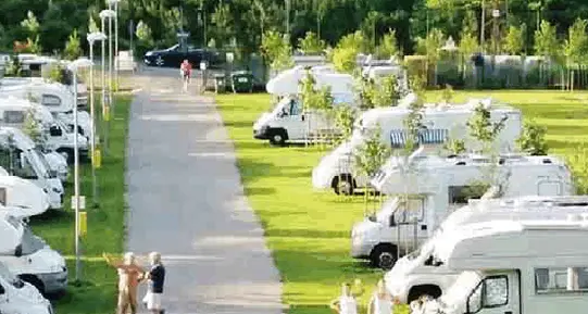 Area camper solo per i termali Stop alle famiglie Rom
