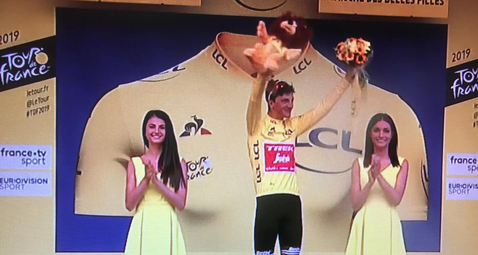In fuga per tutta la tappa Giulio Ciccone maglia gialla