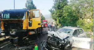 Schianto tra auto e betoniera Statale chiusa per due ore