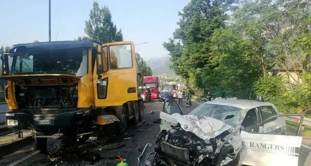 Incidente a Sant'Ilario: 2 feriti Coinvolto un mezzo pesante