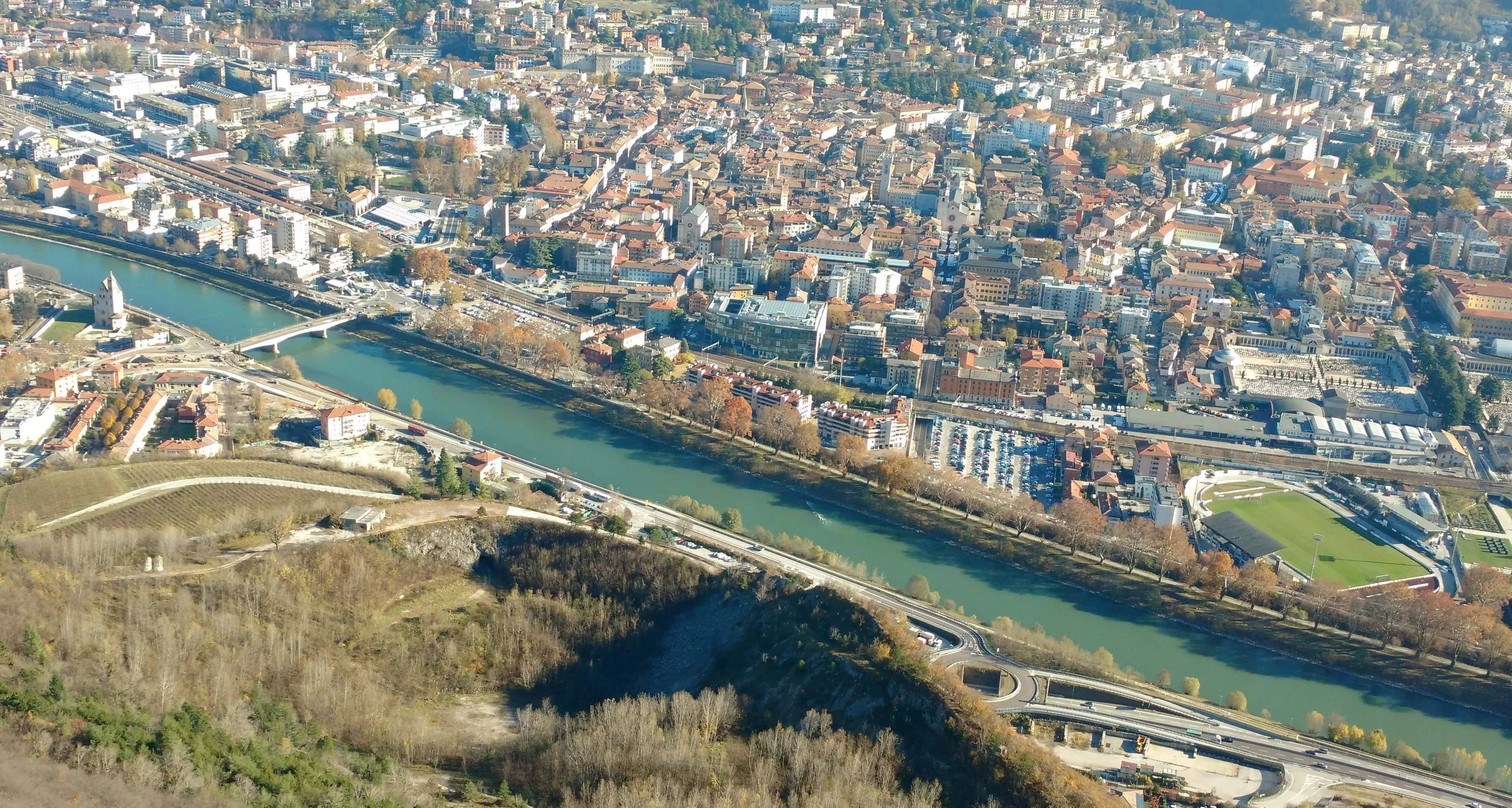 Bacino alle Viote, stop nuovo stadio e aumento delle aree verdi e agricole: è il nuovo Prg di Trento
