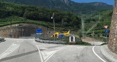 Elicottero del 118 guasto resta fermo per due ore alla rotatoria di Verla