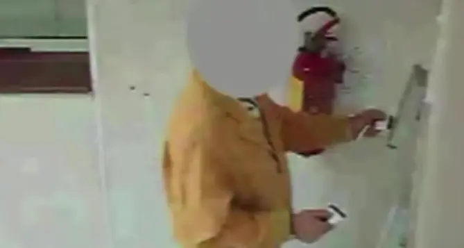 Timbravano il cartellino e poi sparivano: 12 arresti tra medici, infermieri e altri