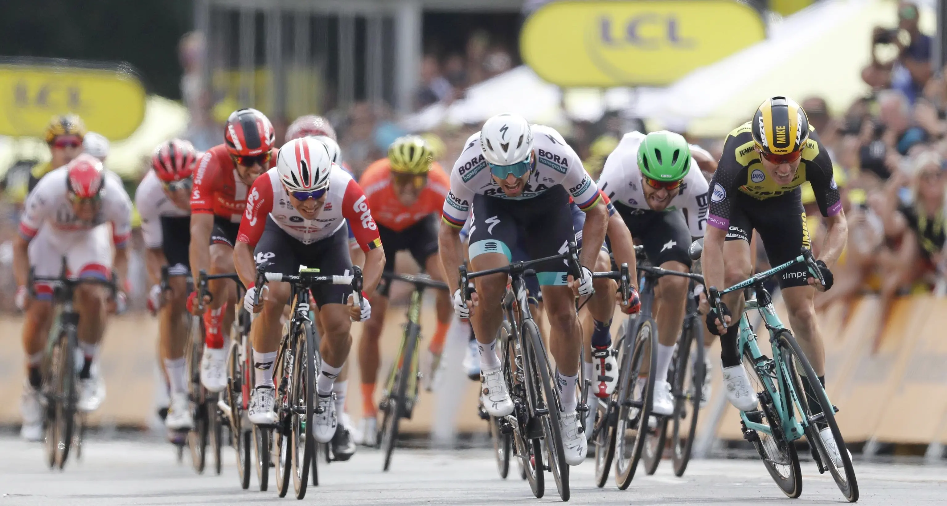 Tour de France, Teunissen beffa Sagan Matteo Trentin è settimo