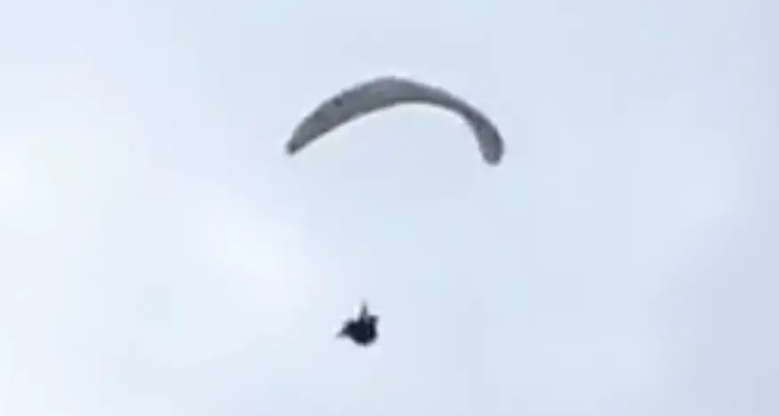 Precipita nel lago di Molveno durante le evoluzioni a vela