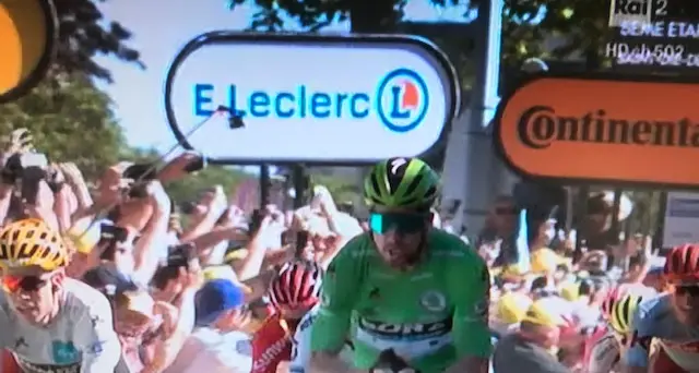 Volata imperiale di Sagan Matteo Trentin è terzo
