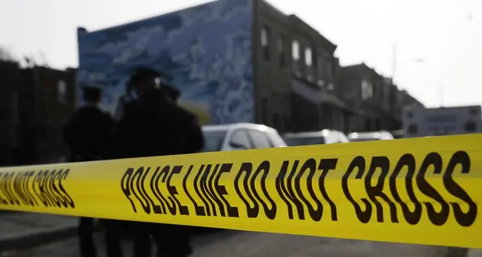Ruba auto con dentro i bimbi Fermato e linciato a Filadelfia