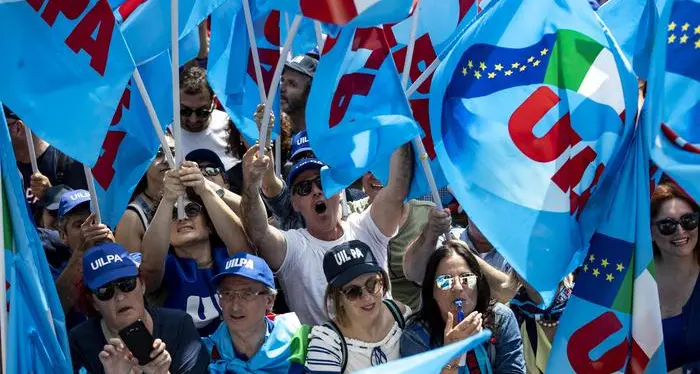 Calcoli della Uil: la flat tax conviene ai redditi alti