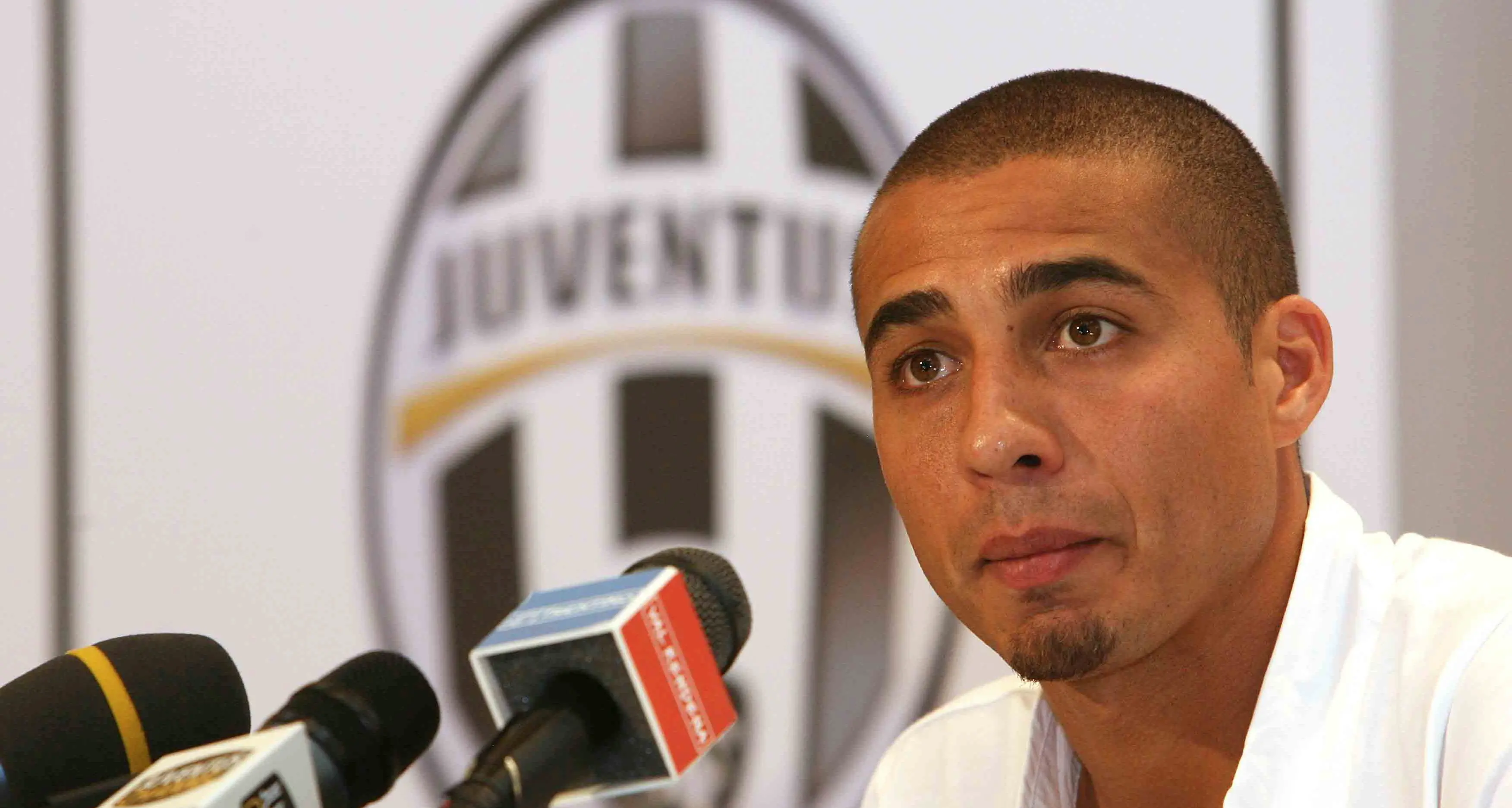 Trezeguet, testimonial della Juve fermato in auto ubriaco insulta gli agenti: «Pezzenti»