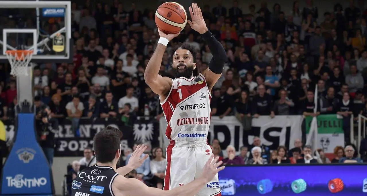In casa dell'Aquila Basket arriva Blackmon, da Pesaro per il posto di Marble